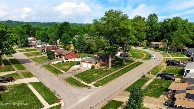 9804 Evening Star Dr, Louisville, KY 40272