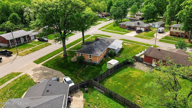 9804 Evening Star Dr, Louisville, KY 40272