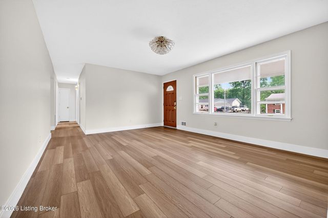 9804 Evening Star Dr, Louisville, KY 40272