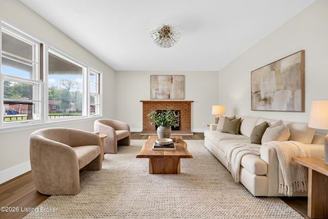 9804 Evening Star Dr, Louisville, KY 40272