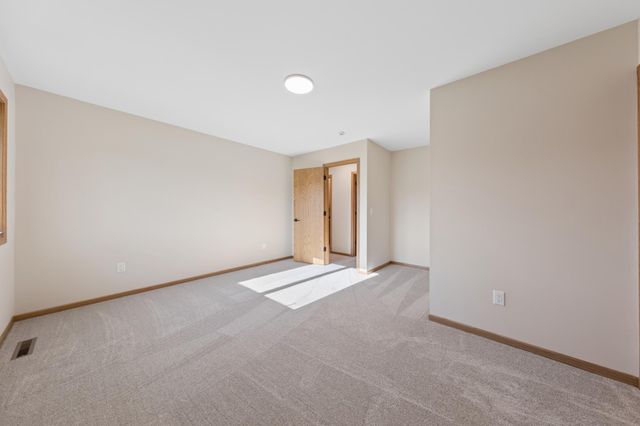 1193 Shawmut Street S, Shakopee, MN 55379