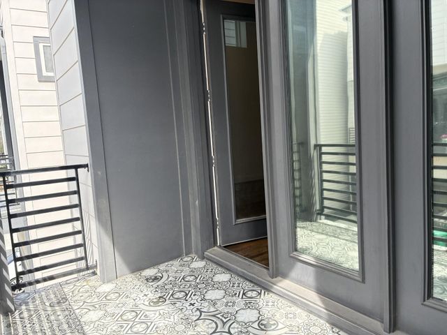 1535 W 24th Street B, Houston, TX 77008