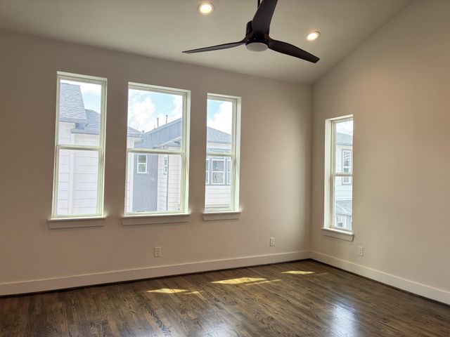 1535 W 24th Street B, Houston, TX 77008