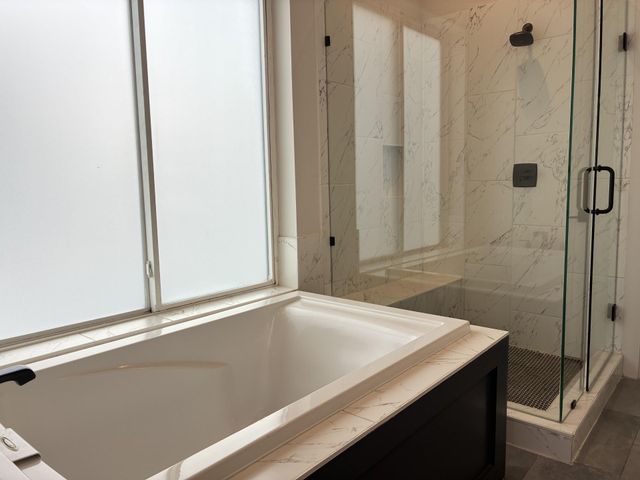 1535 W 24th Street B, Houston, TX 77008