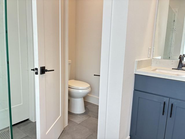 1535 W 24th Street B, Houston, TX 77008