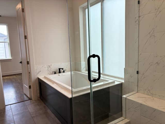 1535 W 24th Street B, Houston, TX 77008