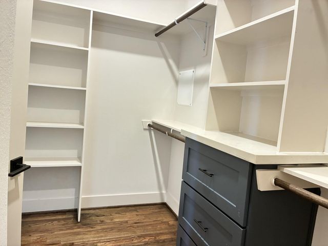 1535 W 24th Street B, Houston, TX 77008