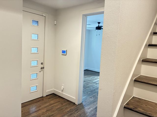 1535 W 24th Street B, Houston, TX 77008