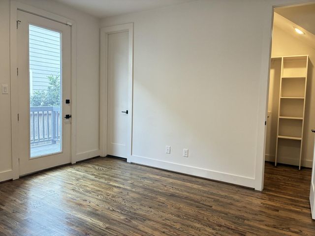 1535 W 24th Street B, Houston, TX 77008