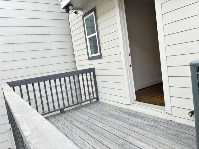 1535 W 24th Street B, Houston, TX 77008