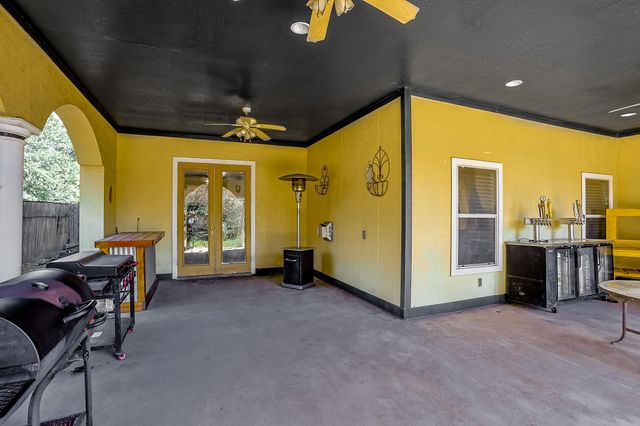 30119 W Geneva Drive, Spring, TX 77386