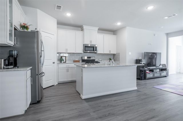 8115 Wahi Lane, Cypress, TX 77433