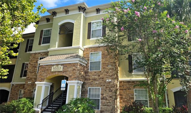 10211 COURTNEY PALMS BOULEVARD 304, Tampa, FL 33619