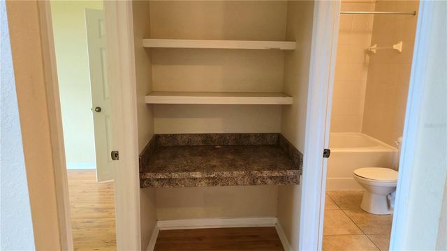 10211 COURTNEY PALMS BOULEVARD 304, Tampa, FL 33619