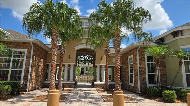 10211 COURTNEY PALMS BOULEVARD 304, Tampa, FL 33619