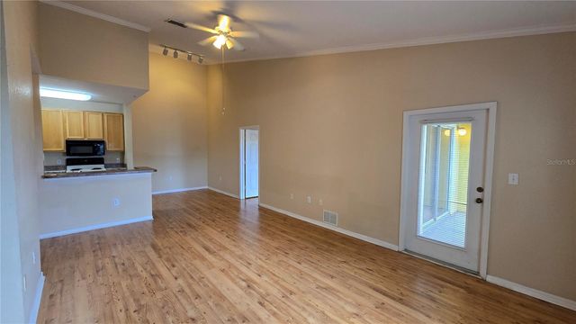 10211 COURTNEY PALMS BOULEVARD 304, Tampa, FL 33619