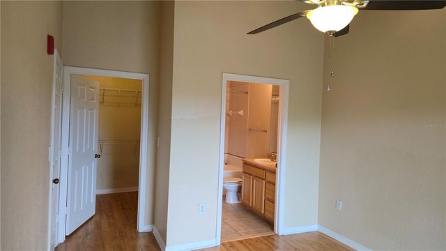 10211 COURTNEY PALMS BOULEVARD 304, Tampa, FL 33619