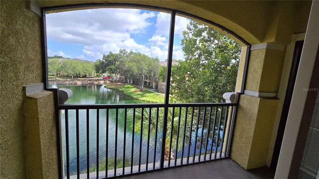 10211 COURTNEY PALMS BOULEVARD 304, Tampa, FL 33619