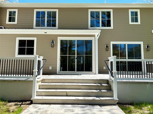 654 Caledonia Road, Dix Hills, NY 11746