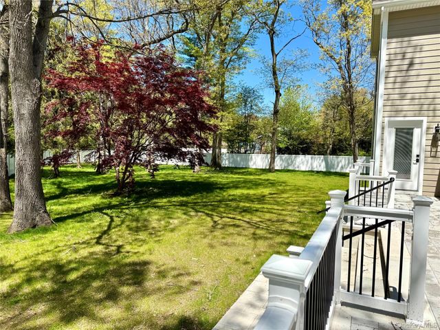 654 Caledonia Road, Dix Hills, NY 11746