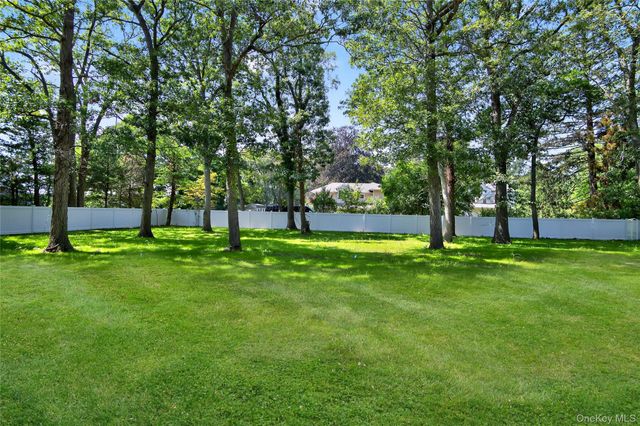 654 Caledonia Road, Dix Hills, NY 11746