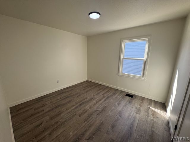 84 A Street, Niagara Falls, NY 14303