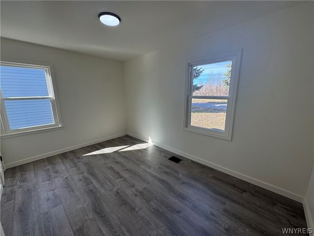 84 A Street, Niagara Falls, NY 14303