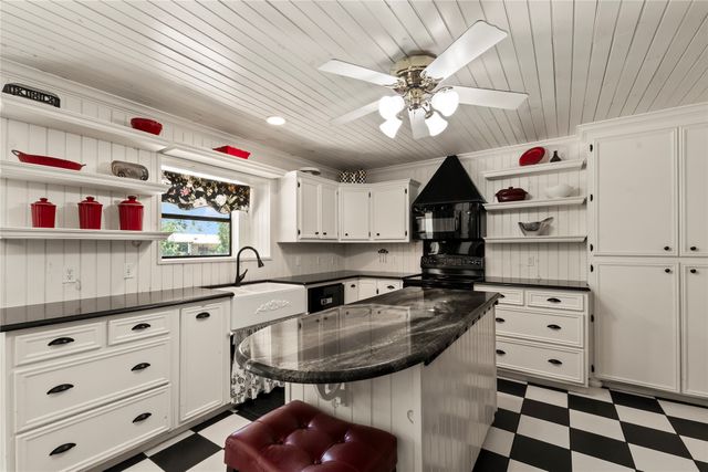 102 Foster Ranch Road, Trinidad, TX 75163