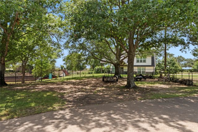 102 Foster Ranch Road, Trinidad, TX 75163