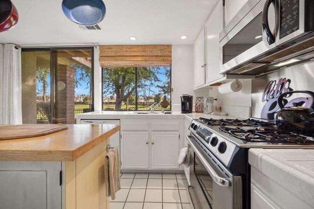 278 Tolosa Circle, Palm Desert, CA 92260