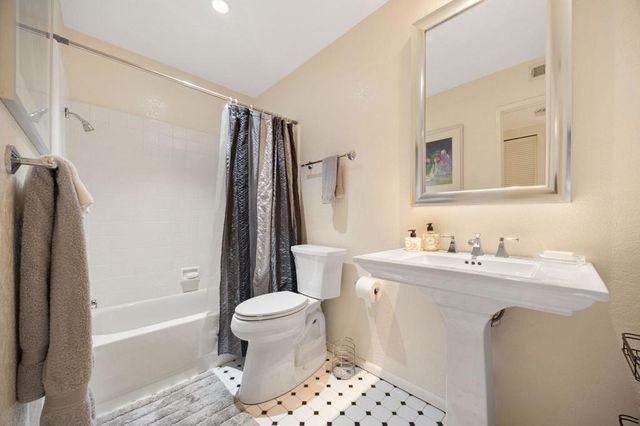 278 Tolosa Circle, Palm Desert, CA 92260