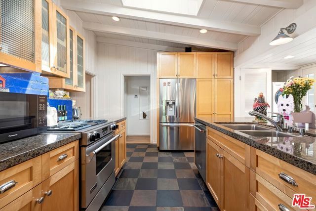 3125 Kelton Avenue, Los Angeles, CA 90034