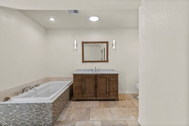 5101 Brazos St, Midland, TX 79707