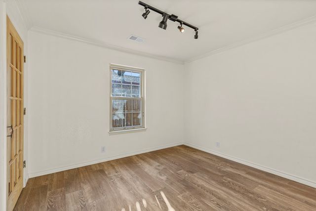 5101 Brazos St, Midland, TX 79707