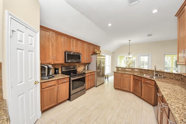 15511 Seminole Canyon Drive, Sugar Land, TX 77498