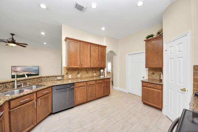 15511 Seminole Canyon Drive, Sugar Land, TX 77498