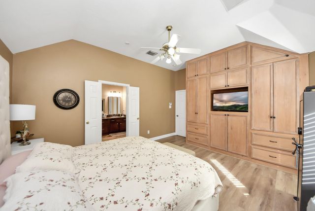 15511 Seminole Canyon Drive, Sugar Land, TX 77498