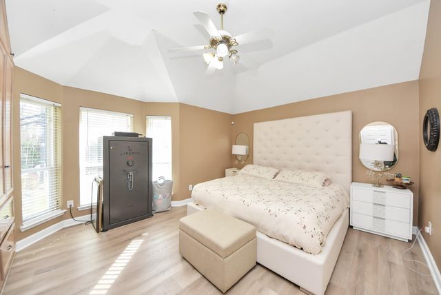 15511 Seminole Canyon Drive, Sugar Land, TX 77498