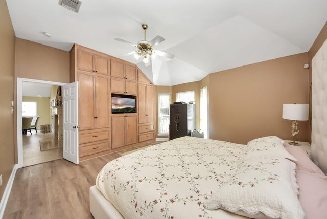 15511 Seminole Canyon Drive, Sugar Land, TX 77498