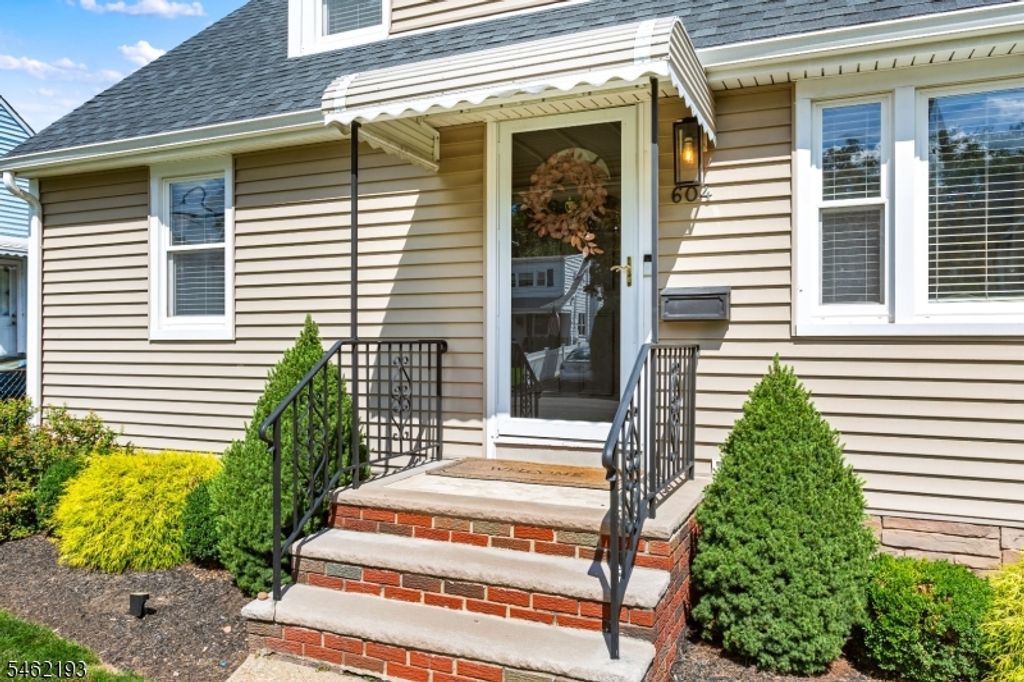604 Spruce Ave, Garwood Boro, NJ 07027 — photo 2