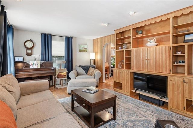 2 Seneca Avenue, Essex Junction, VT 05452