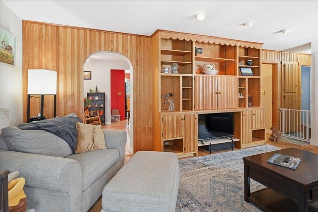 2 Seneca Avenue, Essex Junction, VT 05452