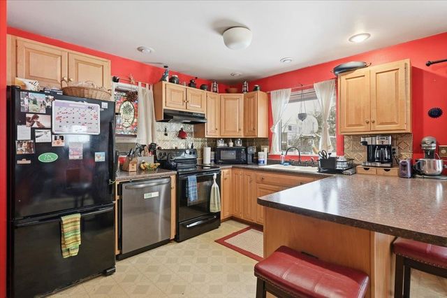 2 Seneca Avenue, Essex Junction, VT 05452