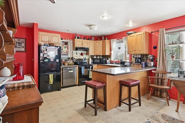 2 Seneca Avenue, Essex Junction, VT 05452