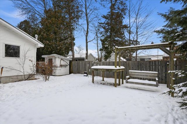 2 Seneca Avenue, Essex Junction, VT 05452