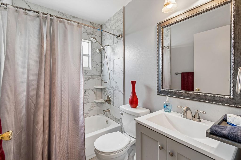 Image 21 of property listing at 1967 GARWOOD DRIVE, Orlando, FL 32822