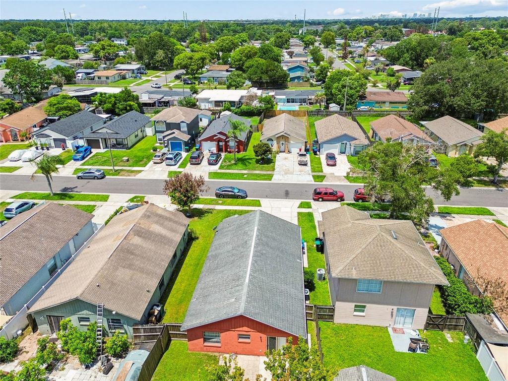 Image 32 of property listing at 1967 GARWOOD DRIVE, Orlando, FL 32822
