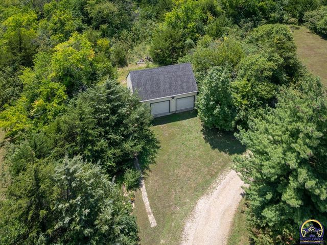 5614 SW Fairlawn RD, Topeka, KS 66610