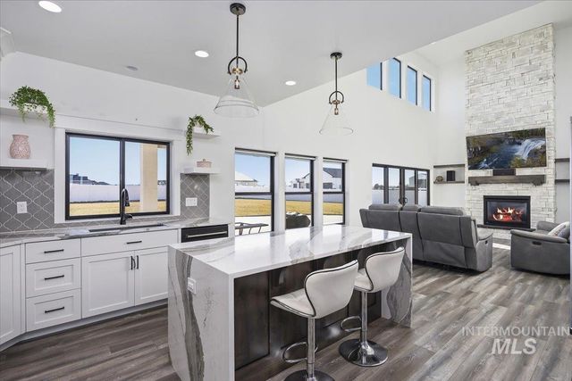 2283 E 4092 N, Filer, ID 83328