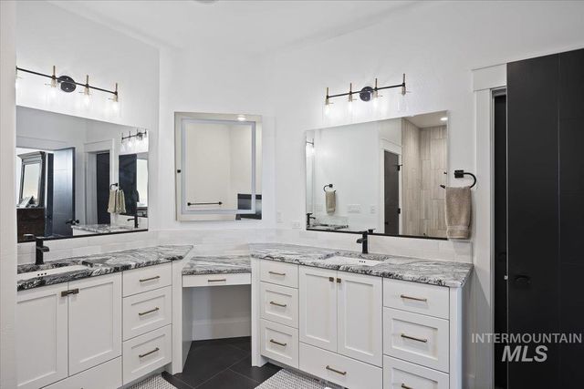 2283 E 4092 N, Filer, ID 83328